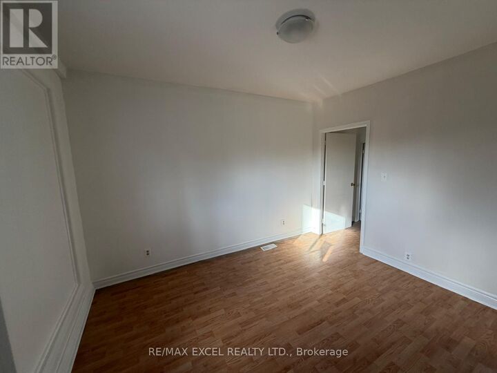 Property Photo:  515 Warden Avenue  ON M1L 3Z2 