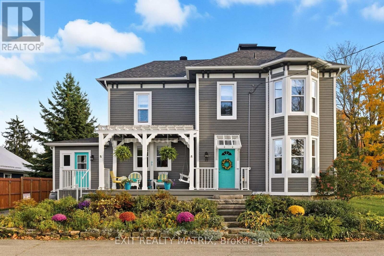 Property Photo:  22 Water Street East  ON K0G 1V0 