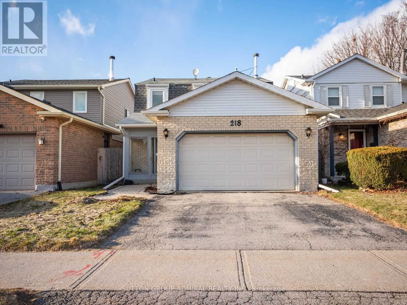 Property Photo:  218 Mullen Drive  ON L4J 2P1 