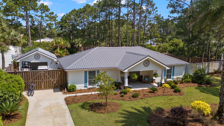 Property Photo:  10 Fairway Drive  FL 32459 
