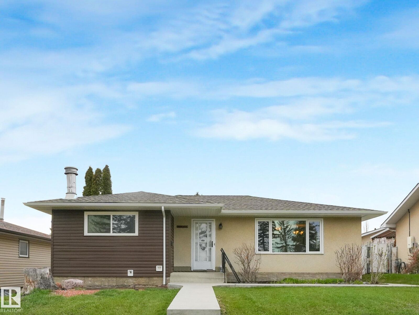 Property Photo:  14024 69 Street NW  AB T5C 0H8 