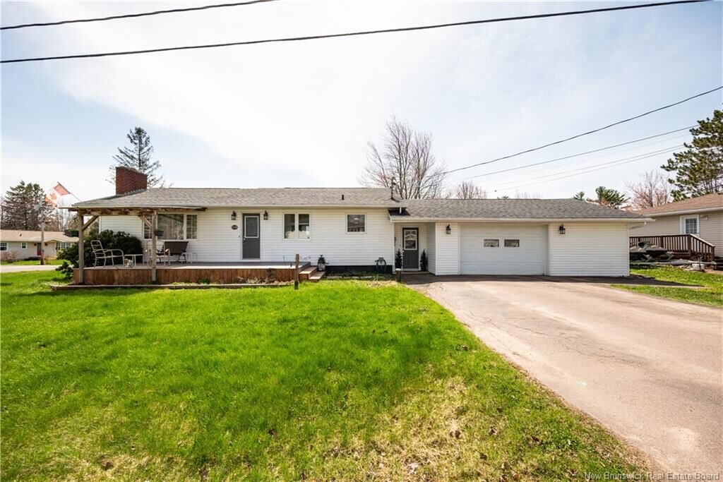Property Photo:  24 Delong Drive  NB E4J 2B5 