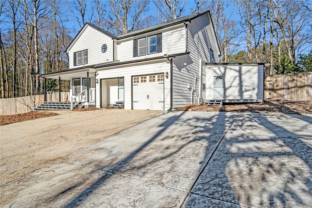 Property Photo:  1069 Ashwood Circle  GA 30046 