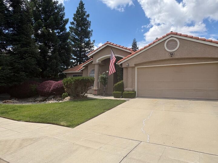 Property Photo:  8263 N McDonald Avenue  CA 93720 