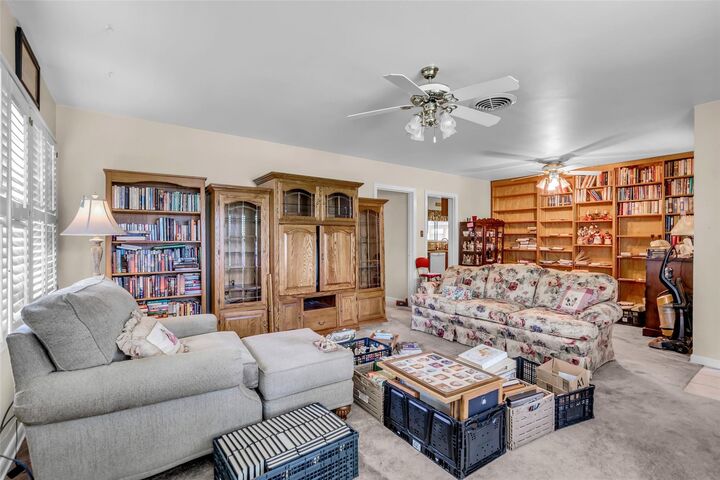 Property Photo:  1427 Cheshire Lane  TX 77018 
