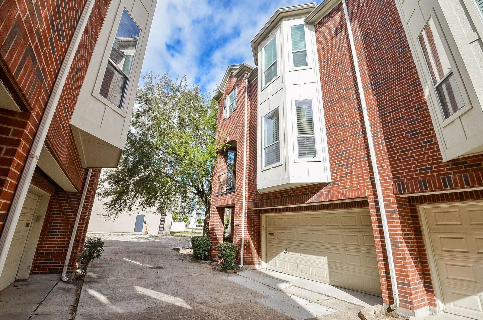 Property Photo: 1016 Studer Street TX 77007