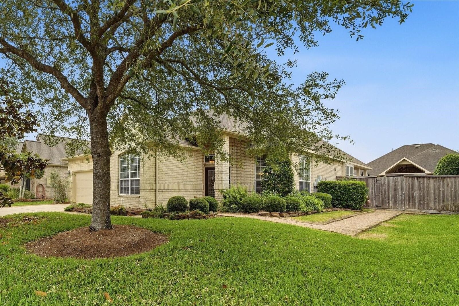 Property Photo:  2419 S Venice Drive  TX 77581 