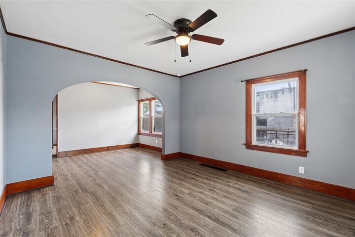 Property Photo:  2204 1st Avenue  IA 500220 