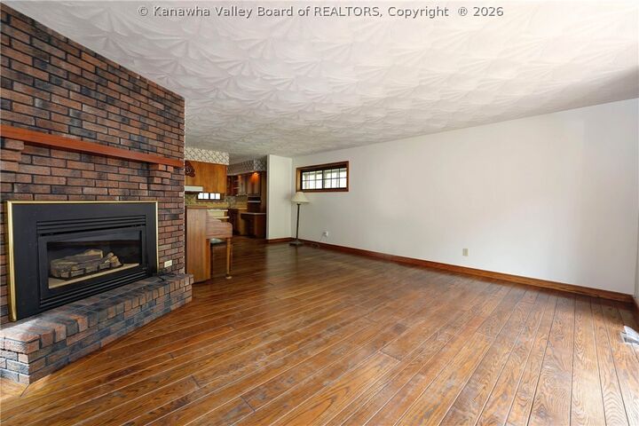 Property Photo:  274 Pioneer Lane  WV 25314 