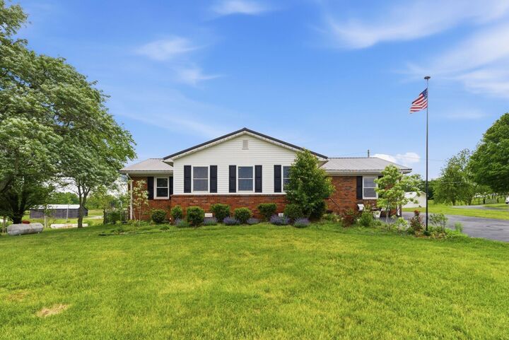 Property Photo: 915 Richmond Road Loop 1 KY 40444