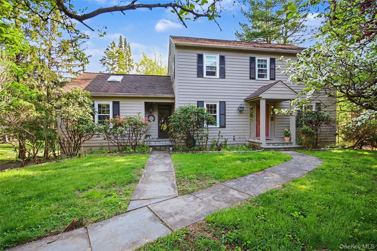 Property Photo:  1 Cliffside Lane  NY 10549 