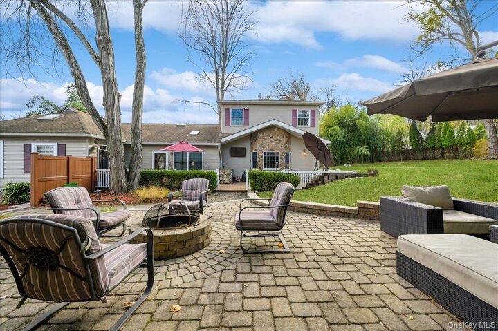 Property Photo:  25 Foxwood Road  NY 10994 