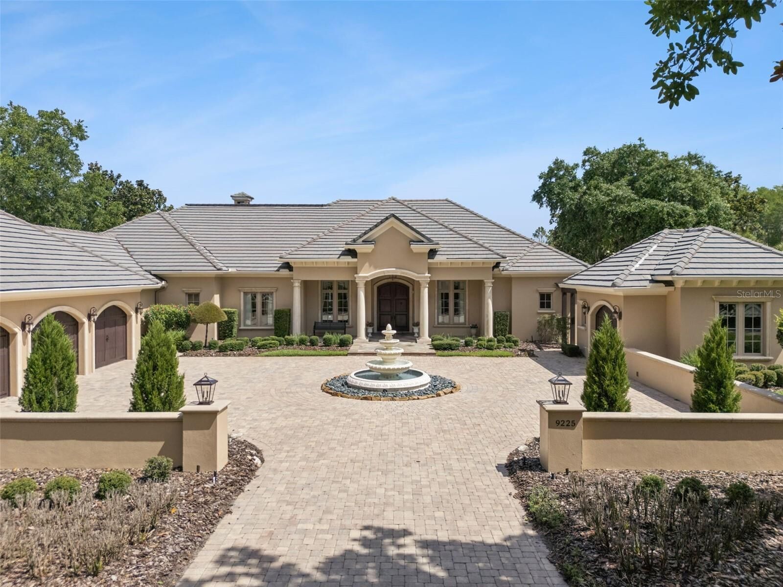 Property Photo:  9225 Bevington Lane  FL 32827 