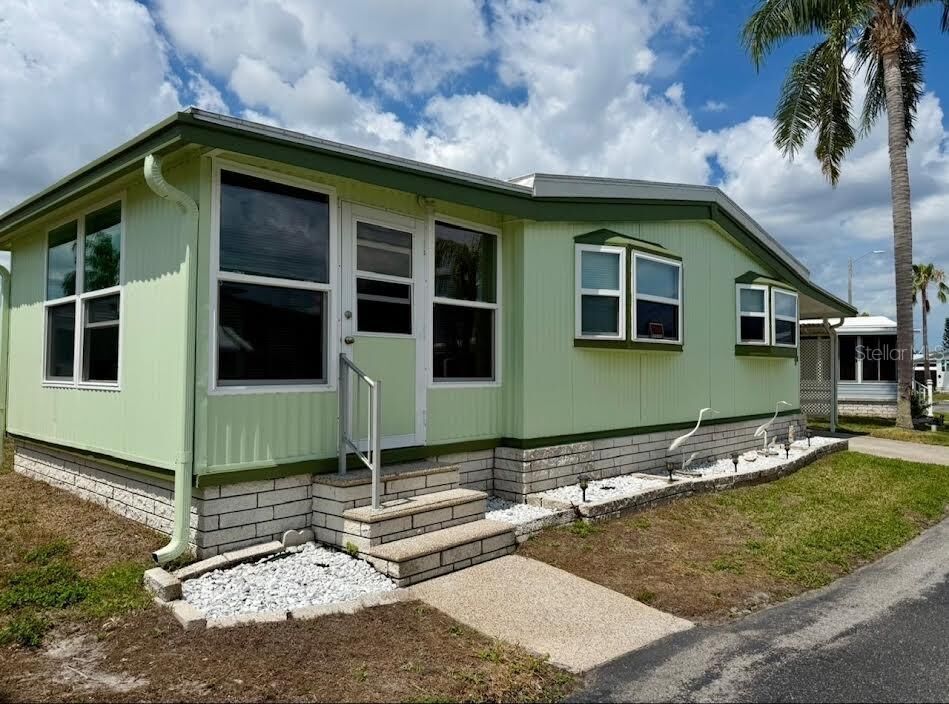 Property Photo:  5112 Coquina Circle  FL 34653 