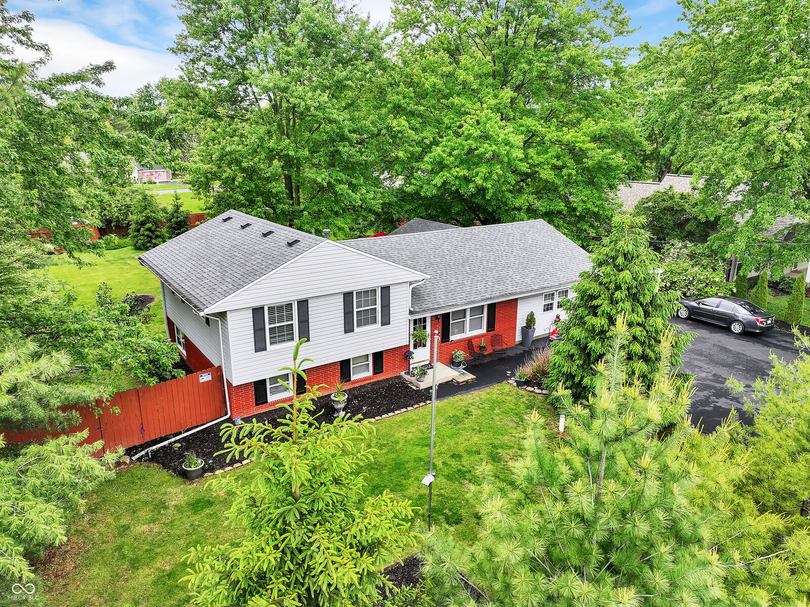 Property Photo:  1570 Apple Street  IN 46140 