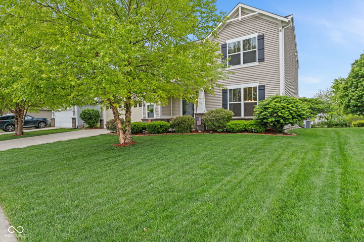 Property Photo:  1233 Old Vines Trail  IN 46143 