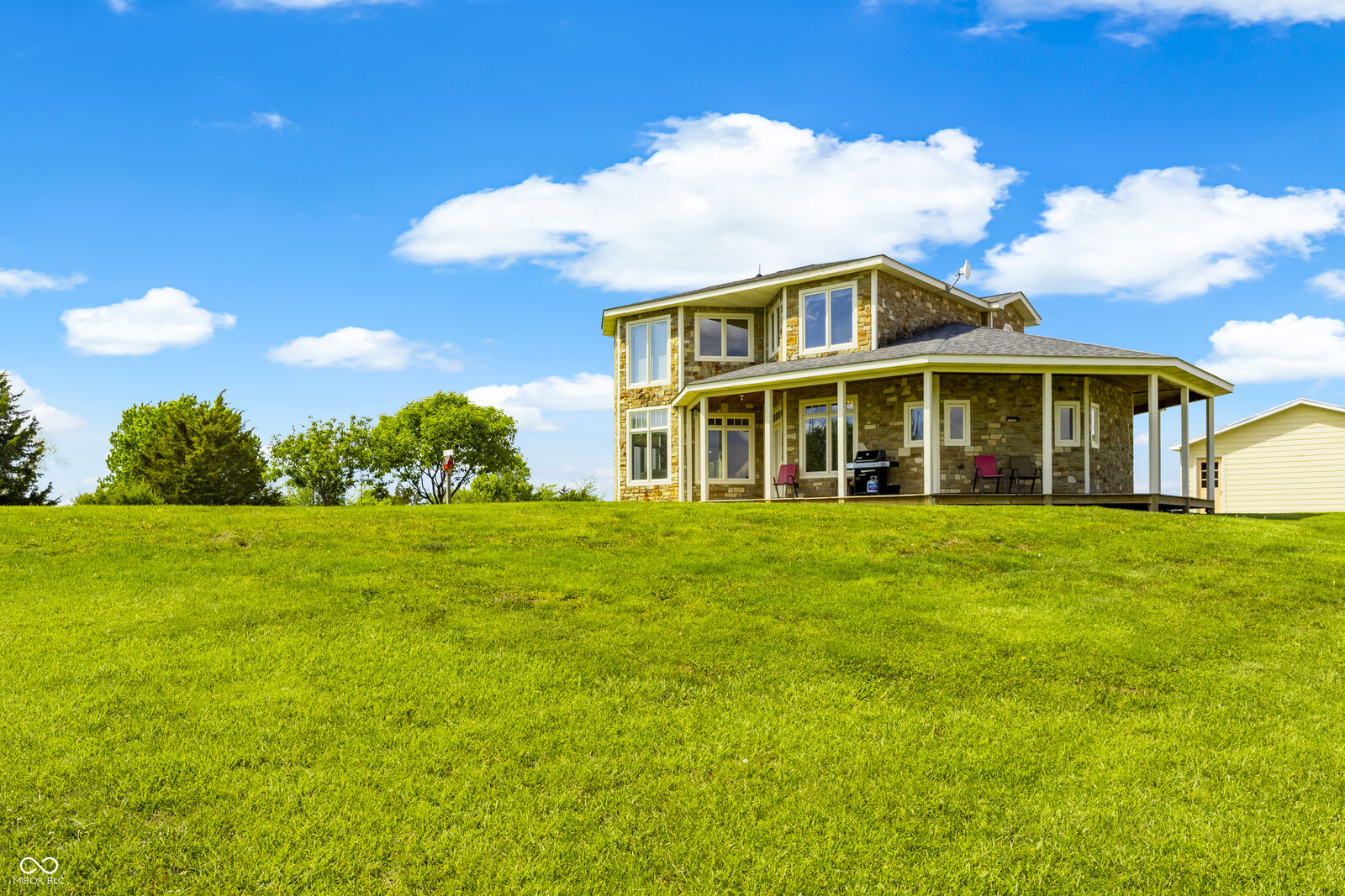 Property Photo: 14905 E 300 S IN 47232