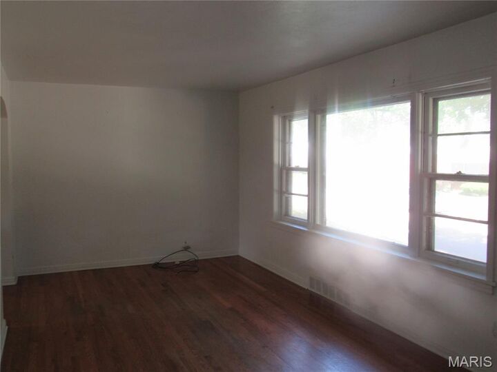 Property Photo: 4409 Colonial Avenue MO 63121