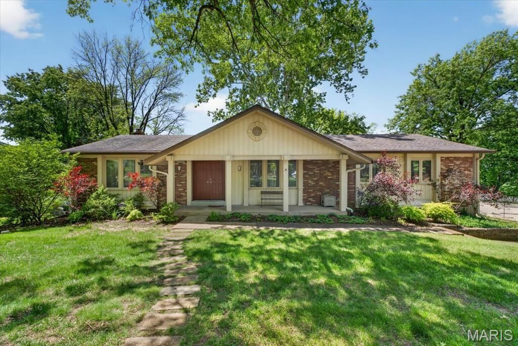 Property Photo: 5321 Autumnwinds Drive MO 63129
