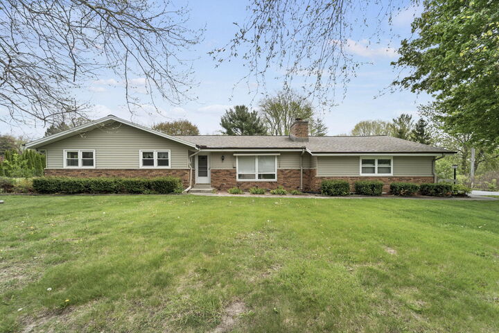 Property Photo:  W221s7400 Valley View Rd  WI 53150 