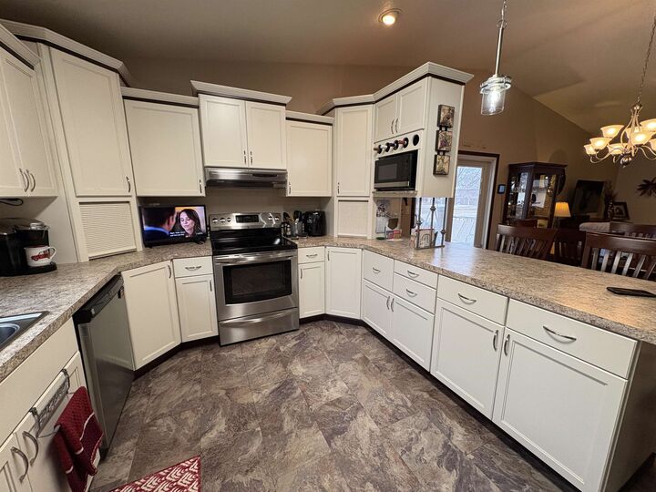 Property Photo:  3303 7th St SW  ND 58701-6492 