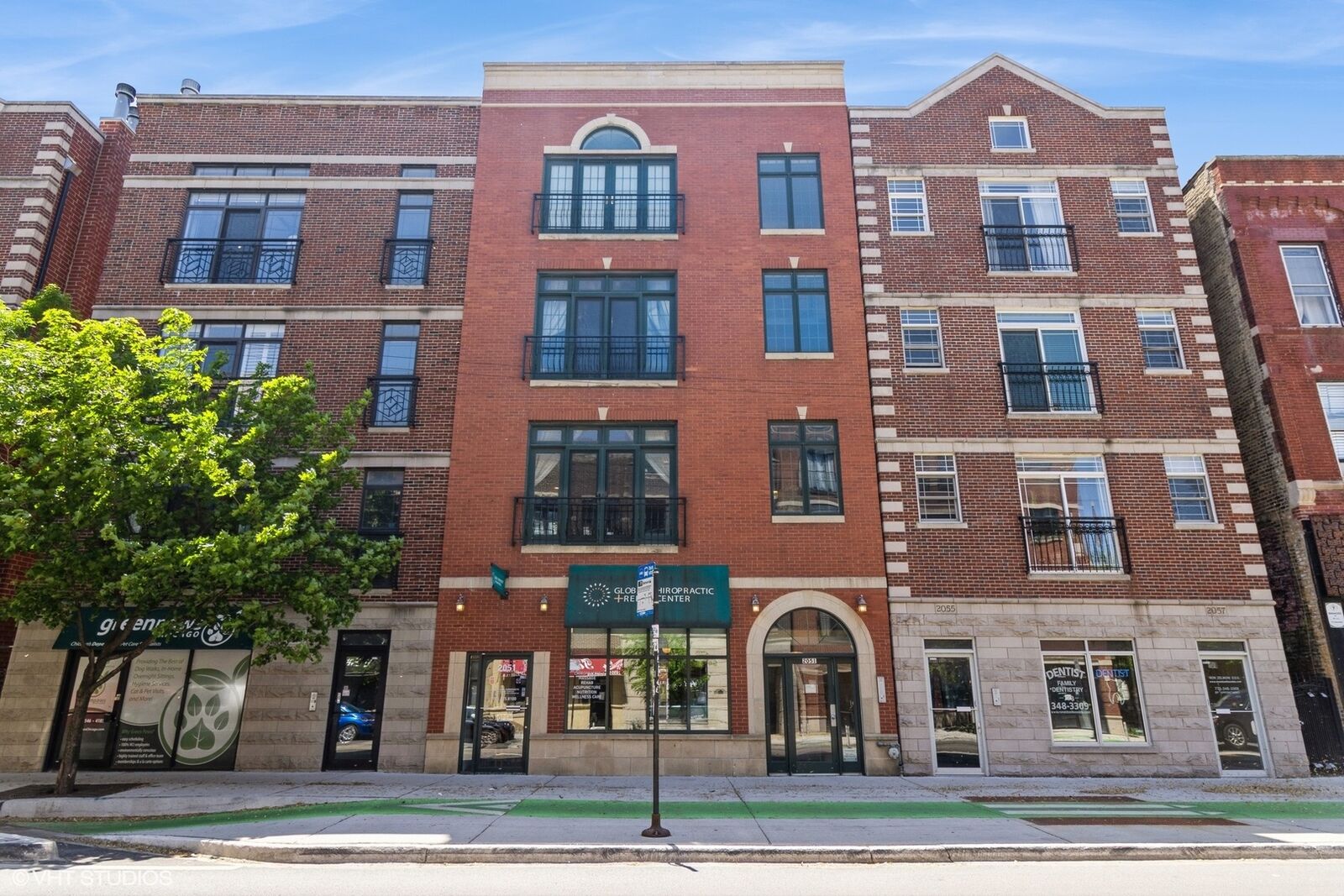 Property Photo:  2051 W Belmont Avenue 1  IL 60618 