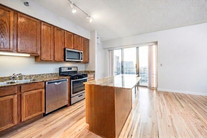 Property Photo:  41 E 8th Street 1805  IL 60605 