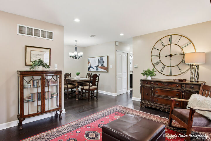 Property Photo:  2323 Oxhill Court  IL 60194 