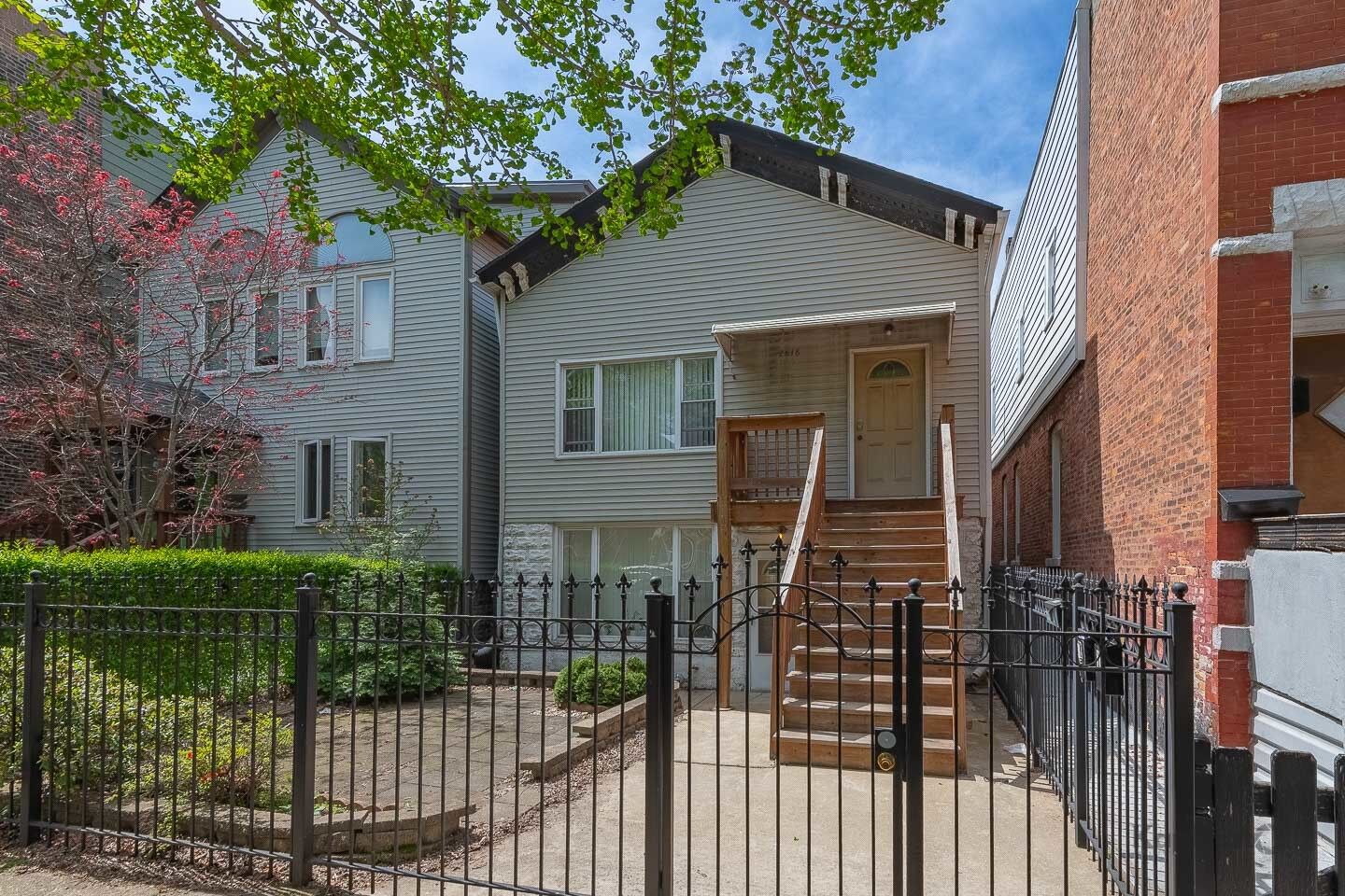 Property Photo:  2818 S Wells Street  IL 60616 