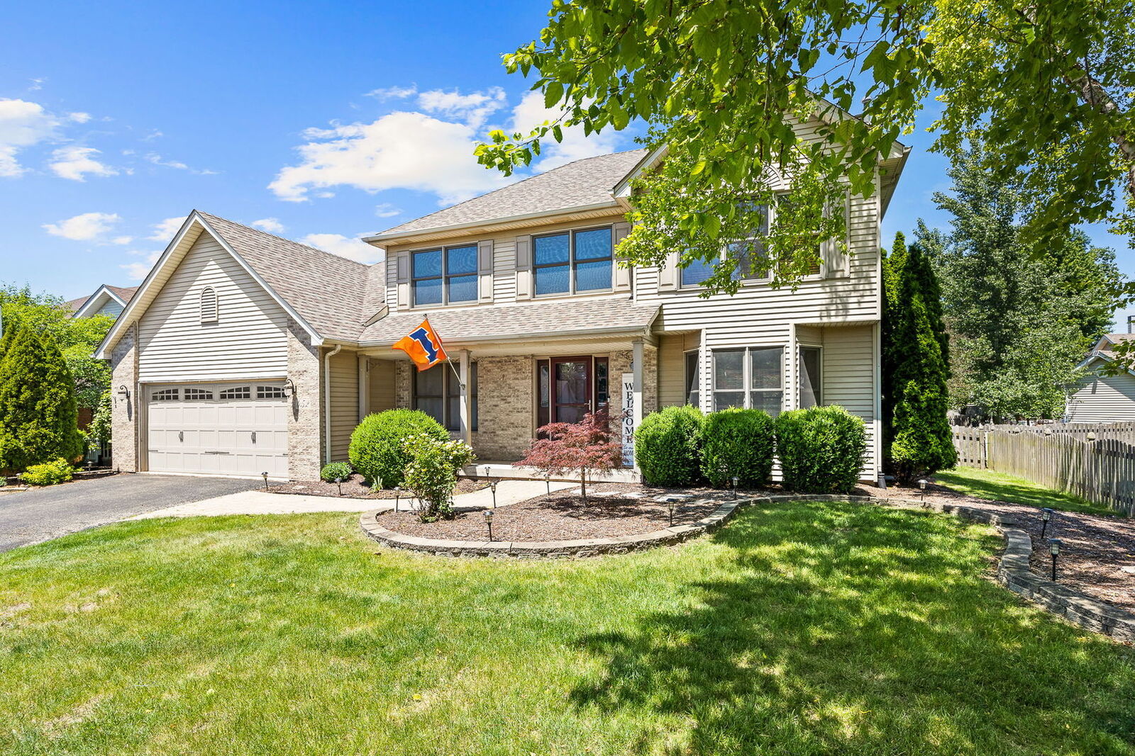 Property Photo:  452 Windsor Drive  IL 60543 