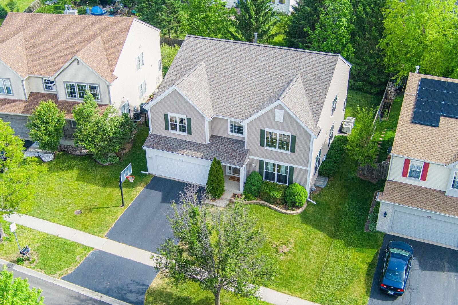 Property Photo:  746 Bluebell Lane  IL 60140 