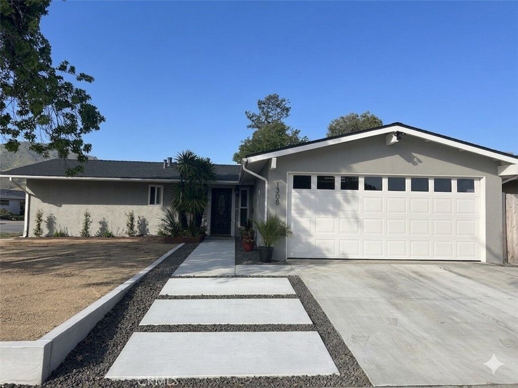 Property Photo: 1308 Balboa CA 93405