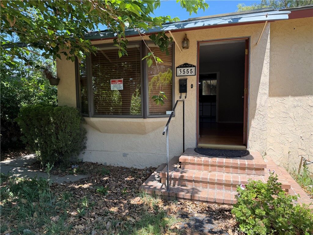 Property Photo:  3555 Ross  CA 92503 