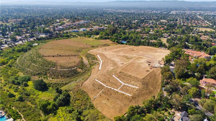 Property Photo: 10801 N Oakdale CA 91311