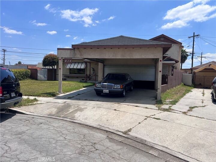 Property Photo:  414 E 137th  CA 90061 
