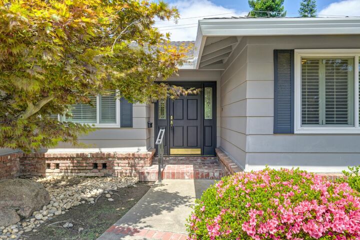 Property Photo:  21 Saratoga Circle  CA 95864 