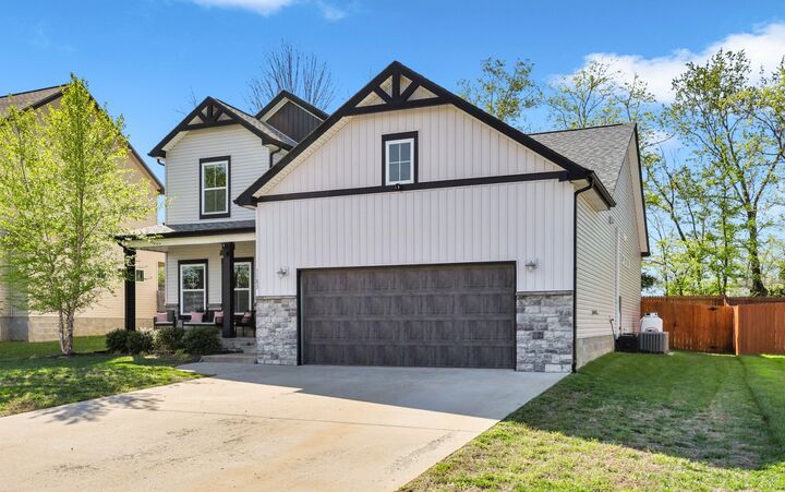 Property Photo: 1183 Ewing Way TN 37043