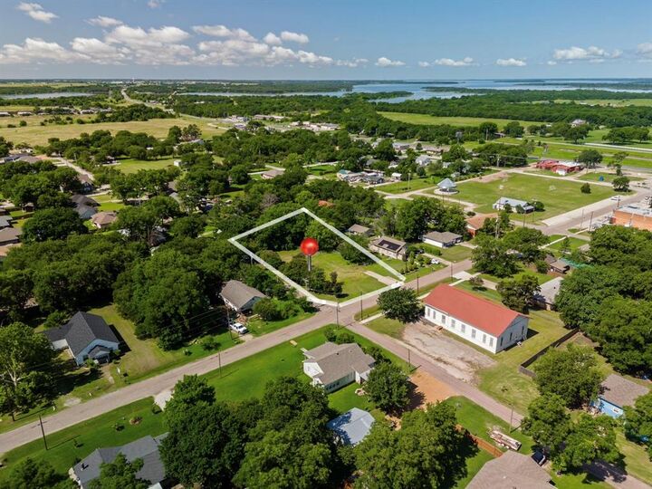 Property Photo:  306 Gene Autry Drive  TX 76271 