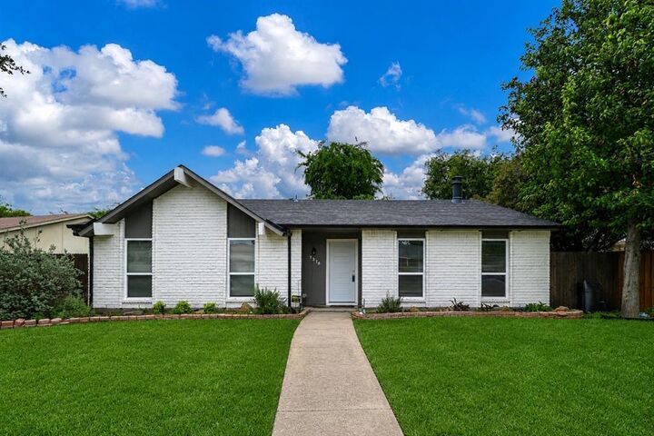 Property Photo:  7318 Emory Oak Lane  TX 75249 