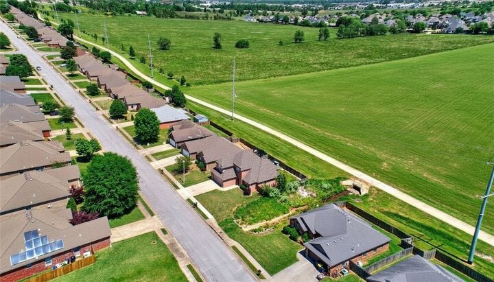 Property Photo: 6305 S 36th Street AR 72758