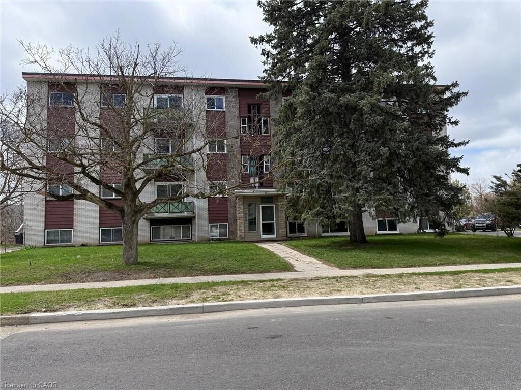 Photo de la propriété:  449 Hazel Street 7  ON N2L 3P7 