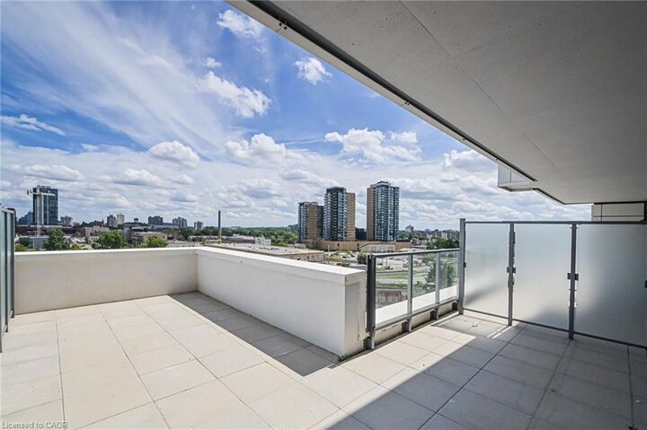 Property Photo:  15 Wellington South Street S 404  ON N2G 0E4 