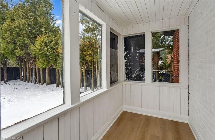 Property Photo:  150 Brucedale Avenue E Lower  ON L9A 1N6 