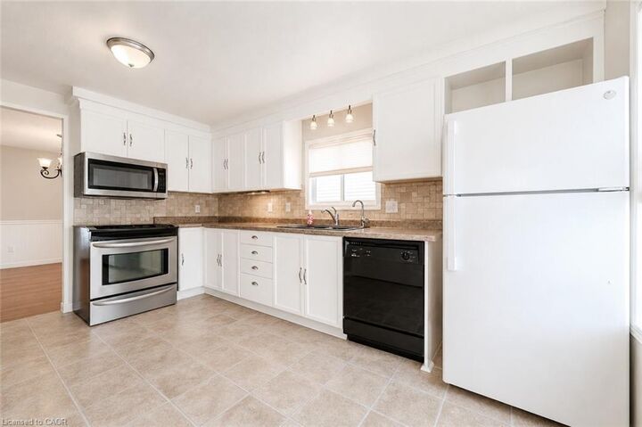 Property Photo:  3 Rolling Brook Lane  ON N3A 2G1 