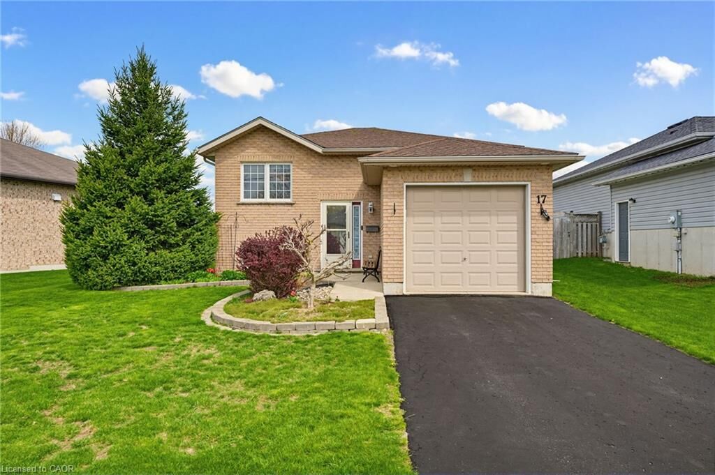Property Photo:  17 Barnett Street W  ON N4W 3V9 
