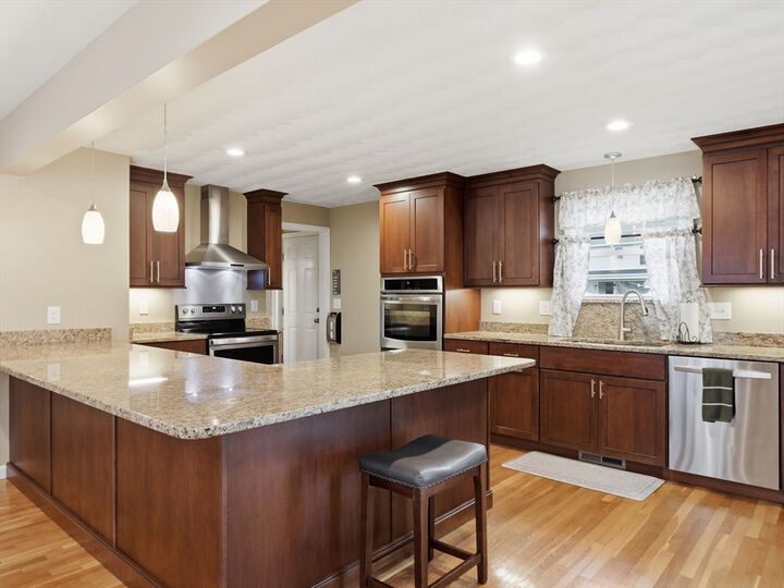 Property Photo:  73 Pawtucket Dr  MA 01854 