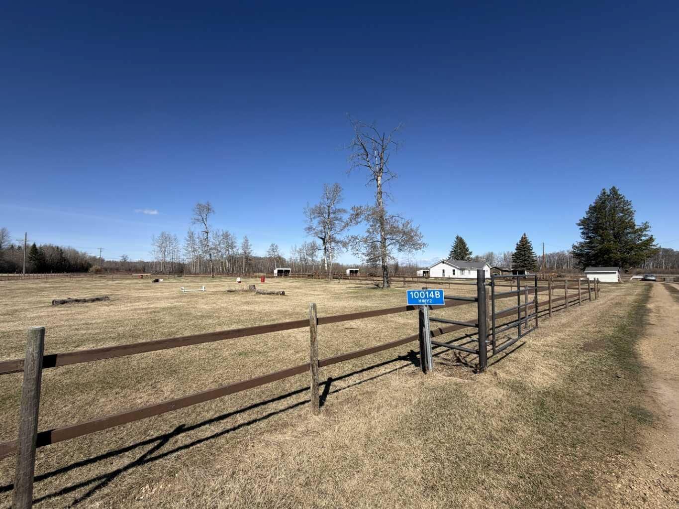 Property Photo:  10014B 2 Highway  AB T0G 1K0 
