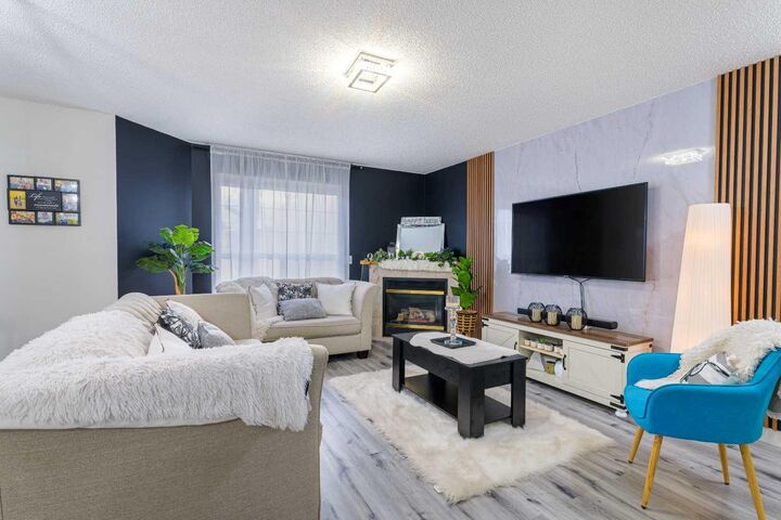 Property Photo:  13 Mt Aberdeen Manor SE  AB T2Z 3N8 