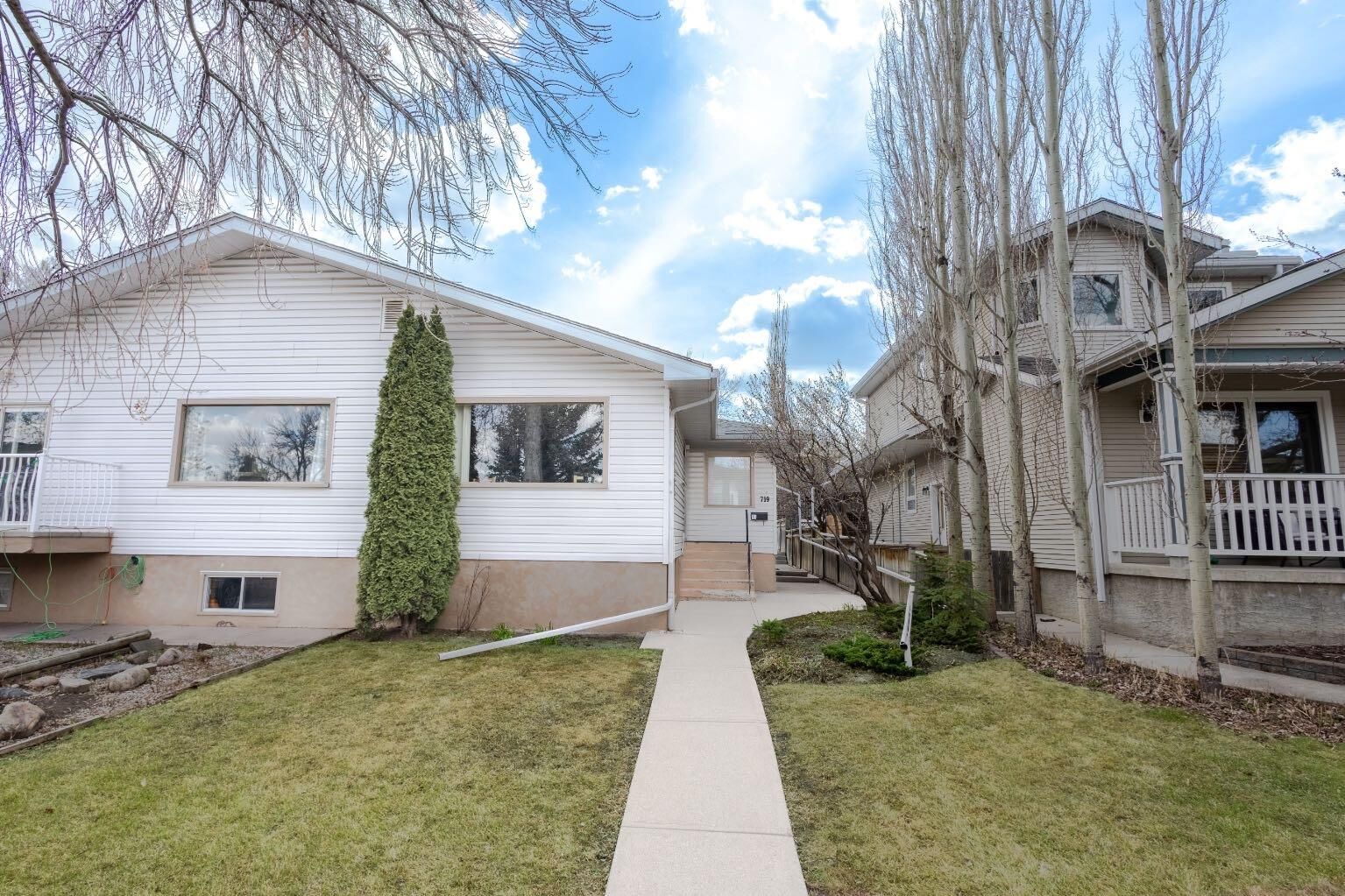 Property Photo:  719 27 Avenue NW  AB T2M 2J4 