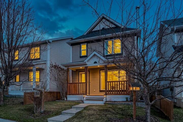 Property Photo:  54 Tuscany Valley Rise NW  AB T3L 2J1 